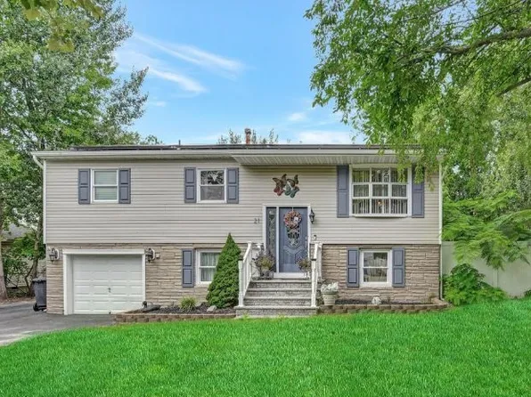 21 Woodlark Rd, Toms River, NJ 08755