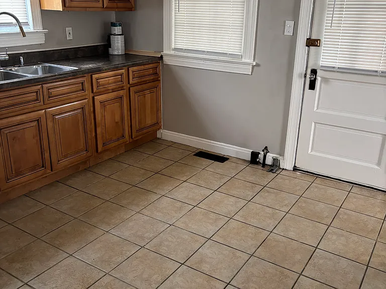 332 Inverness Ave — Photo 8