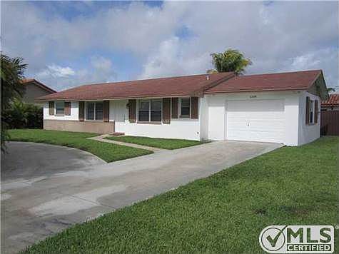 1st image of 1109 Carambola Cir
