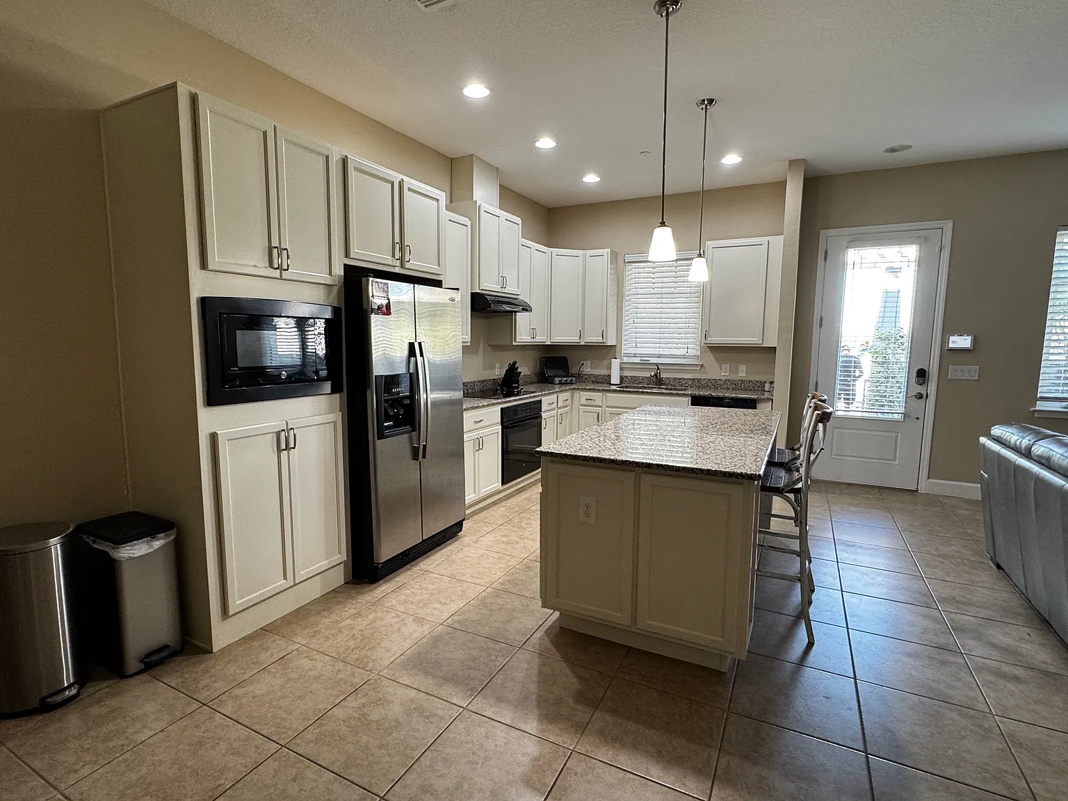 3 bed, 2.5 bath, 1776 sqft, $3,000 — Photo 3