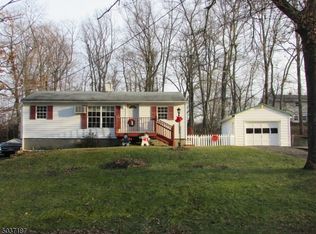 1 Valley View Trl, Wantage, NJ 07461