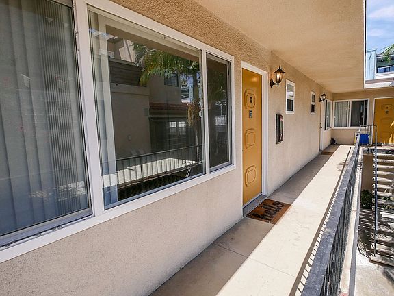 2nd image of 1012 Thomas Ave #G