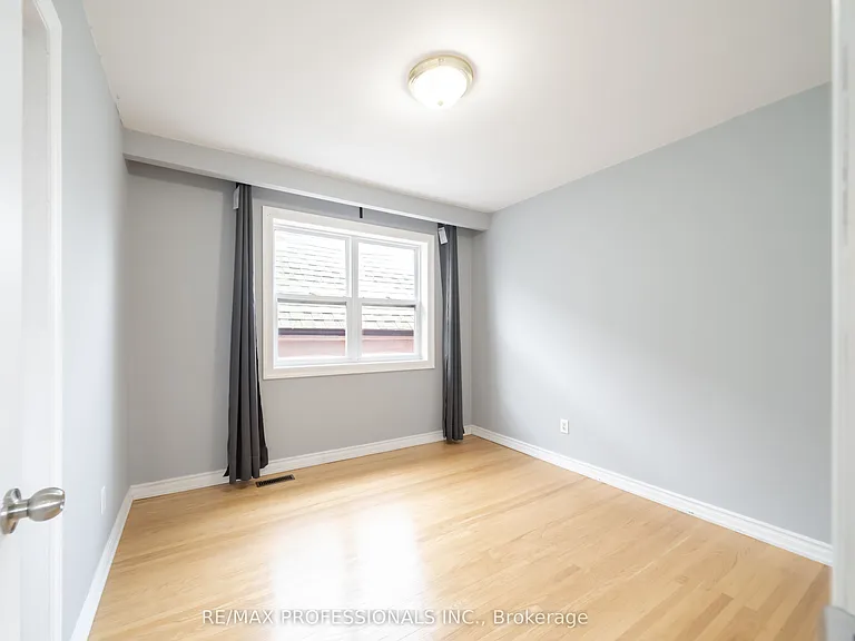 35A Bowie Ave #UPPER — Photo 15