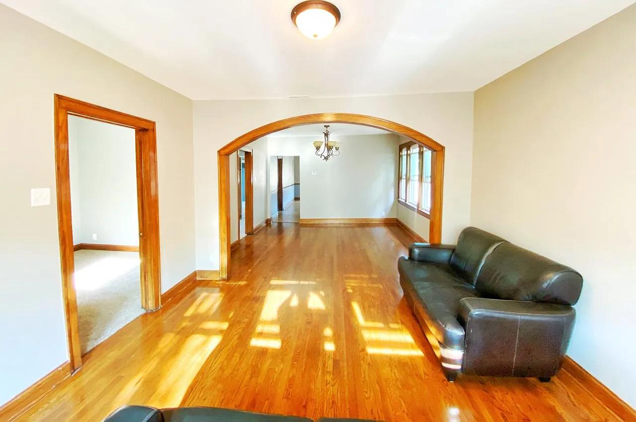 2 bed, 955 sqft, $1,950 — Photo 4