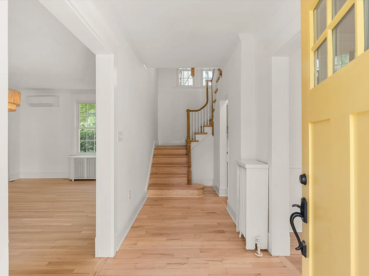 4 bed, 3.5 bath, 2272 sqft, $8,500 — Photo 3