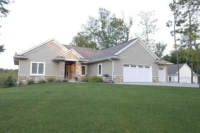 1st image of 1454 Viola Ln NE
