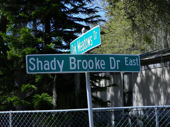 5th image of 3433 Shady Brooke Dr E
