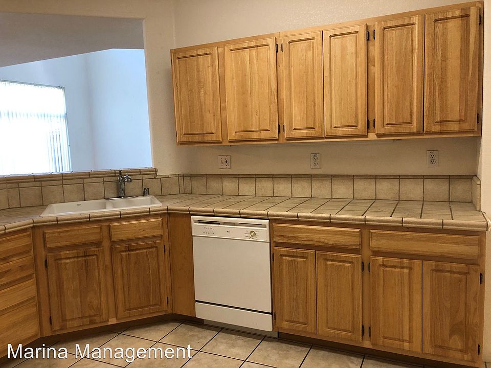 1st image of 172 Shoal Dr W