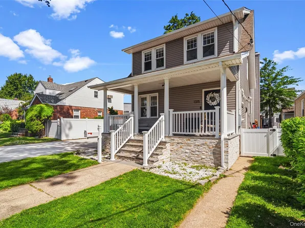 1315 6th Avenue, New Hyde Park, NY 11040
