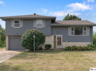2911 Sandra St, Bellevue, NE 68147