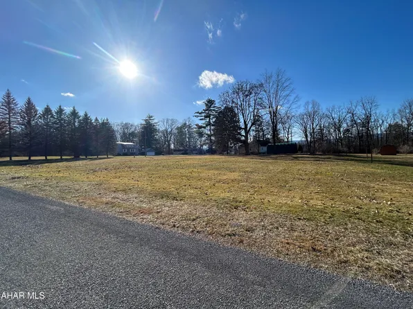 646 Rutgers Ln, Altoona, PA 16602