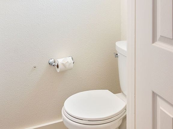 4th image of 732 Jamaica Ct