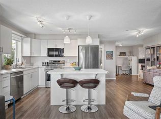 279 S Copperpond Cmn SE #4201, Calgary, AB T2Z 0S4