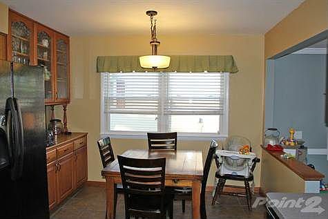 410 douglas dinette