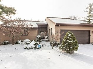 116 Hoy Ave, Woodstock, IL 60098