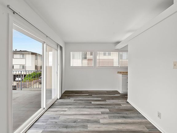 2nd image of 811 Cory Dr #8