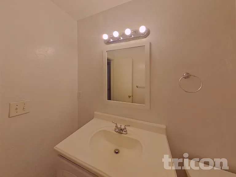 5802 W Coolidge St — Photo 15