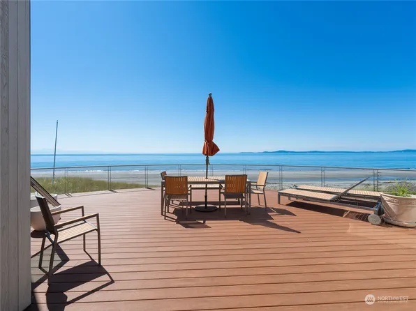 4849 Surfcrest Drive, Oak Harbor, WA 98277