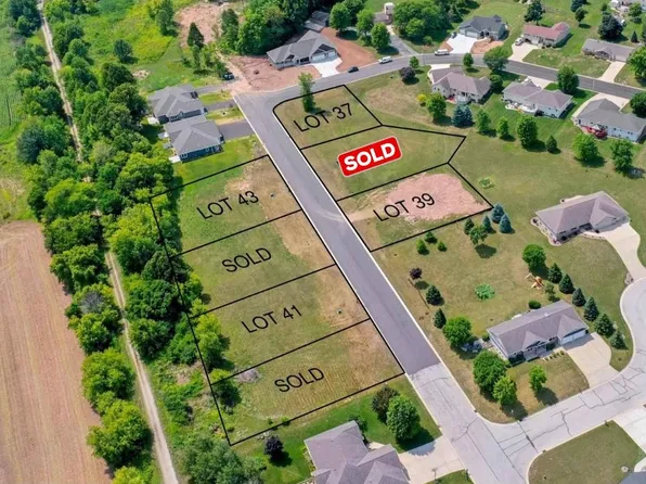 342 Division St #43, Luxemburg, WI 54217
