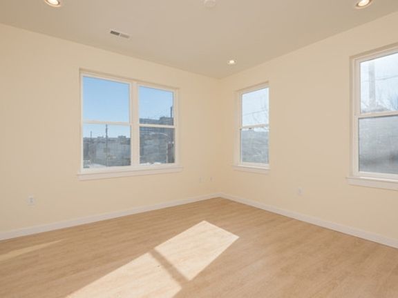 4th image of 1315-17 N 16th St #B