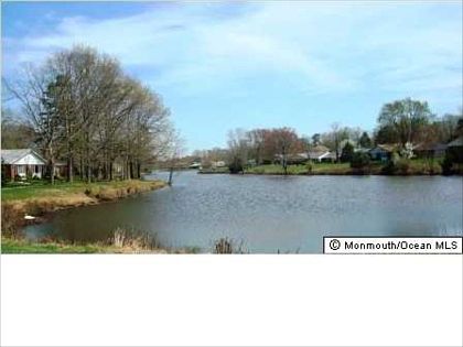 3rd image of 427A Chatham Ct