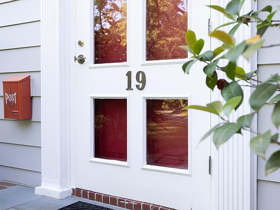 5th image of 19 Oak Dr