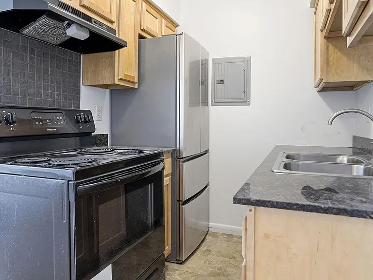 2740 Pleasant Ave #204 — Photo 5