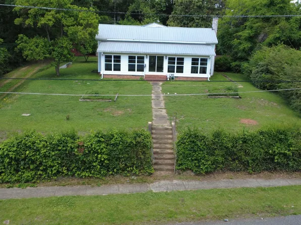 420 West St, Talladega, AL 35160