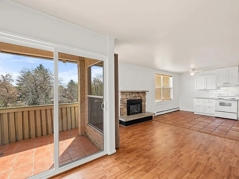 New sliding doors to each balcony.