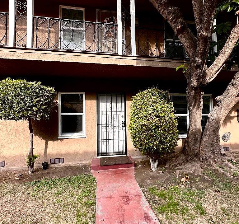 2nd image of 2459 Cedar Ave #4A