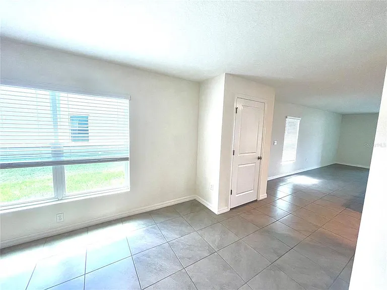 590 Sunlit Coral St — Photo 4