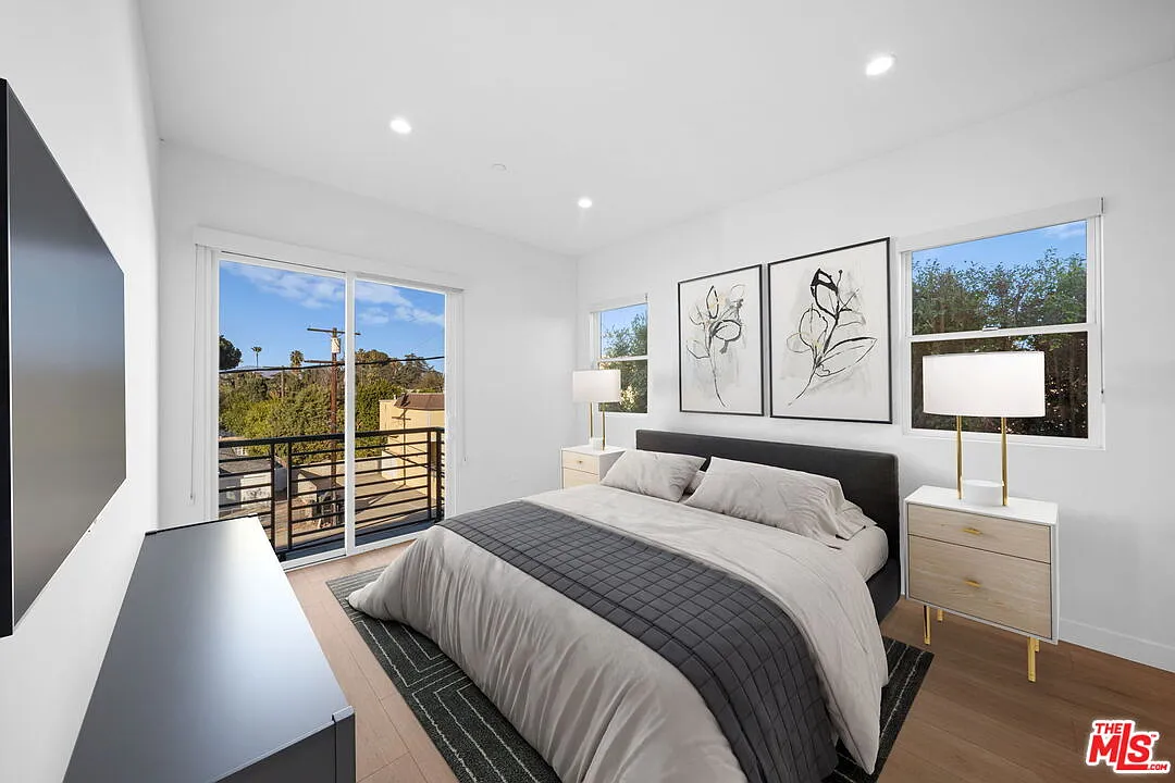 3 bed, 2.0 bath, 1450 sqft, $5,000 — Photo 3
