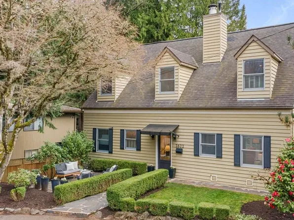 2622 SW Davenport Ct, Portland, OR 97201