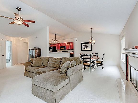 3rd image of 4507 N Shore Dr APT 304