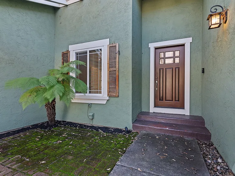 1220 Monte Vista Ct — Photo 3