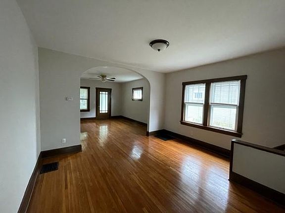 2nd image of 1635 W 3rd Ave