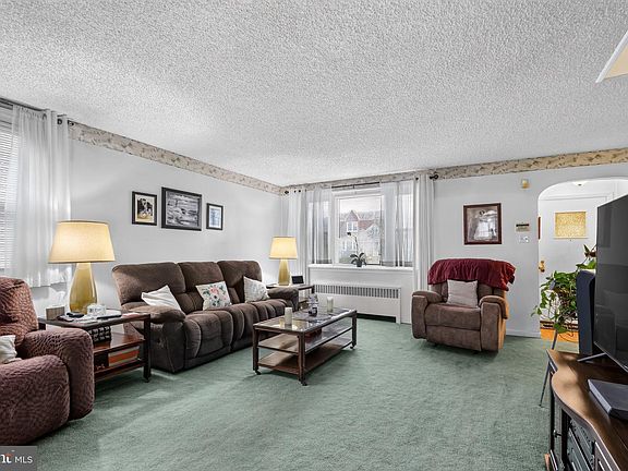4th image of 2003 Oakmont St