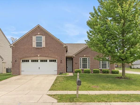 2715 Foxbriar Pl, Indianapolis, IN 46203