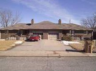 2700 Nottingham Dr, Hutchinson, KS 67502