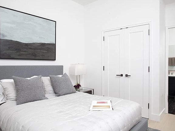 4th image of 30 Morningside Dr #610