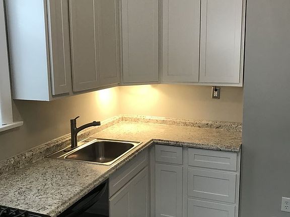 4th image of 5034 Sutherland Ave #A