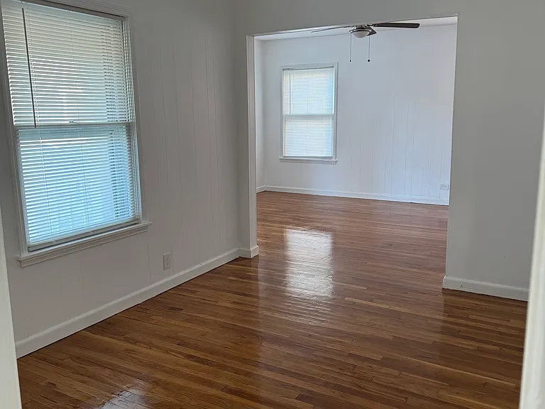 208 Westminster Ave — Photo 2