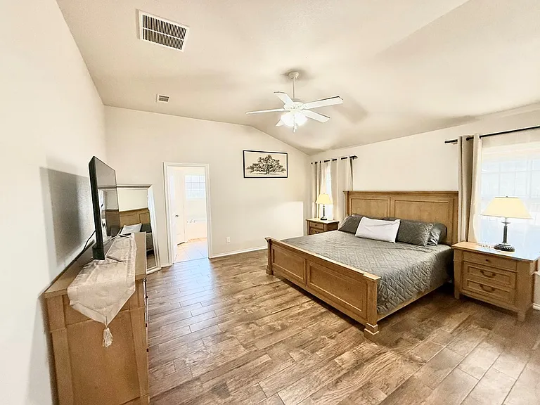 9915 Lamar Ave — Photo 17