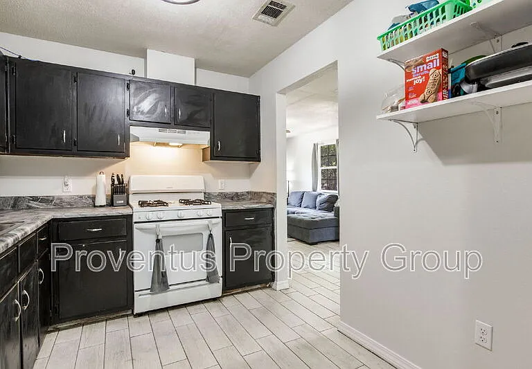 1261 Basin St — Photo 11