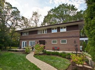 74 Riverwoods Rd, Lincolnshire, IL 60069