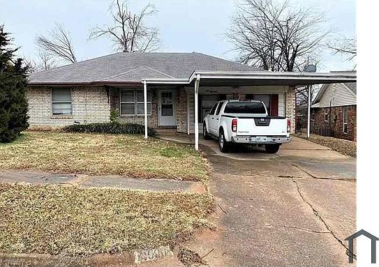 4th image of 4000 Larkwood Dr