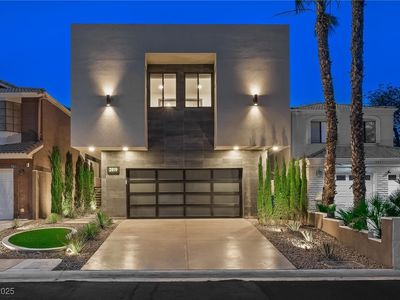 2819 Queens Courtyard Dr, Las Vegas, NV, 89109