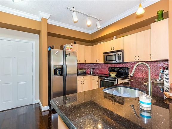 2nd image of 533 NE 3rd Ave APT 319