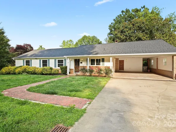 156 Wildwood Rd, Lenoir, NC 28645