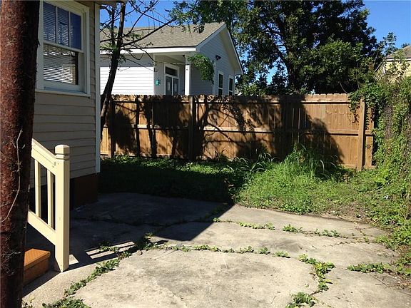 2nd image of 1423 Music St
